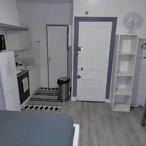 https://studio-le-nougat.hotels-rhonealpes.com